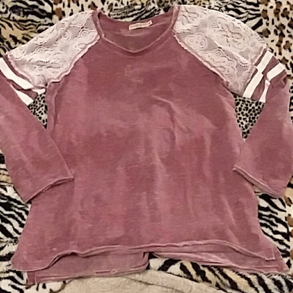 Chance or Fate Tops - Cute distressed scoop neck longsleeve